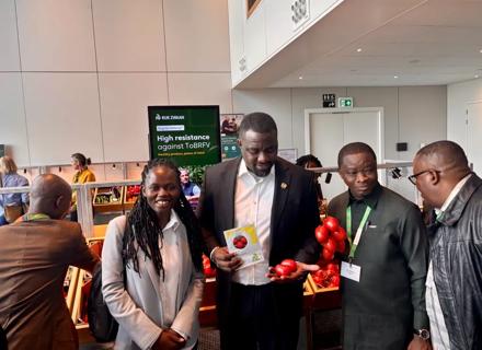 RZSSA26415_03_Ghana delegation